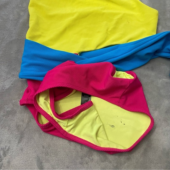 New! Beach Riot Carlie Retro Pink Colorblock One Piece Swimsuit 24476 - Picture 3 of 10